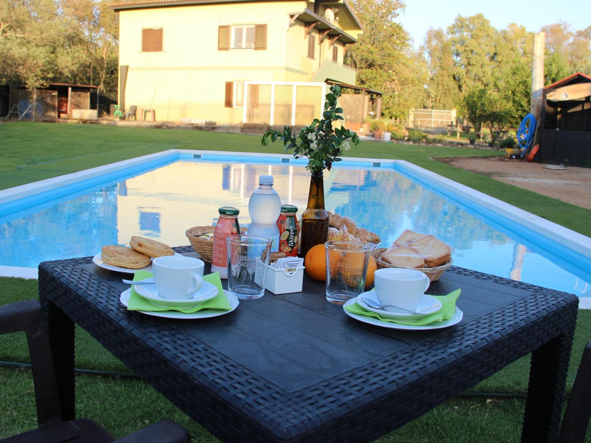 Country & Beach B&B Capoterra Exteriör bild